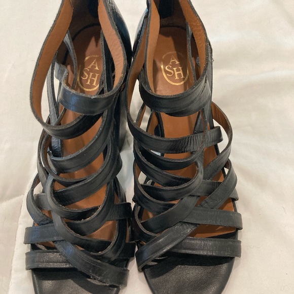 Black strappy sandals - Picture 4 of 6